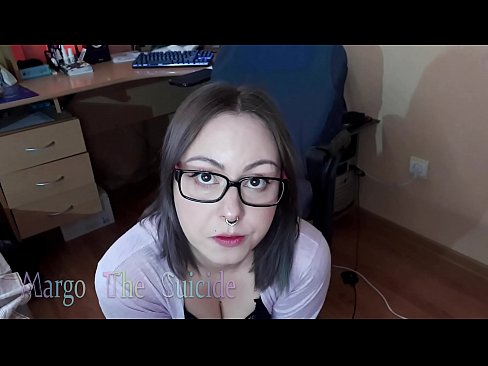 ❤️ Ragazza sexy con gli occhiali succhia il dildo profondamente sulla macchina fotografica ❌ Video di sessoal it.mailkassa.ru ☑